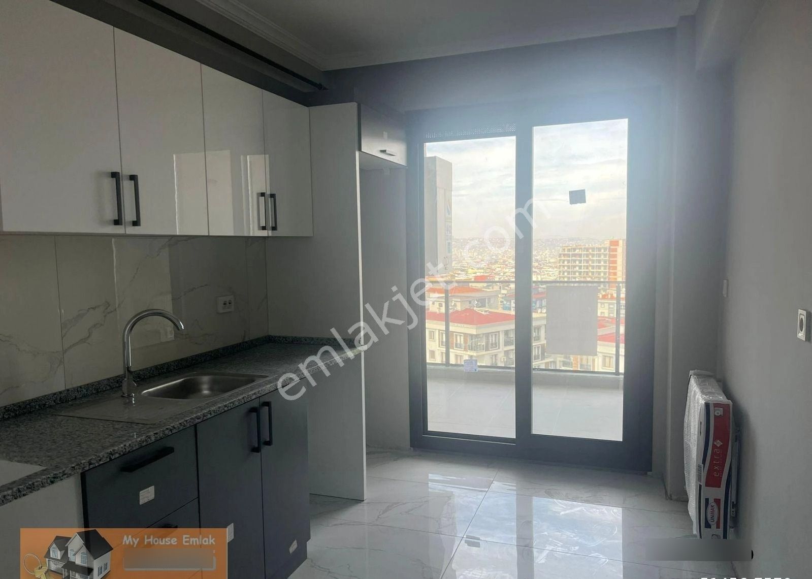 İzmir Gaziemir Sınırında Ebeveyn Banyolu 2+1 Kiralık Daire - Görsel 18