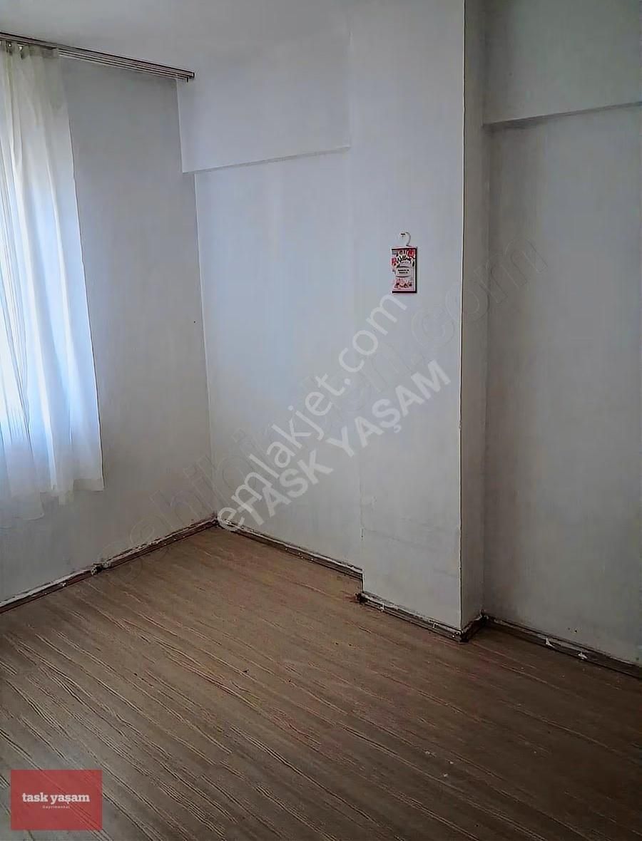 Tuzla İstasyon Mahallesi Marmaray Durağı Karşısı - Görsel 8