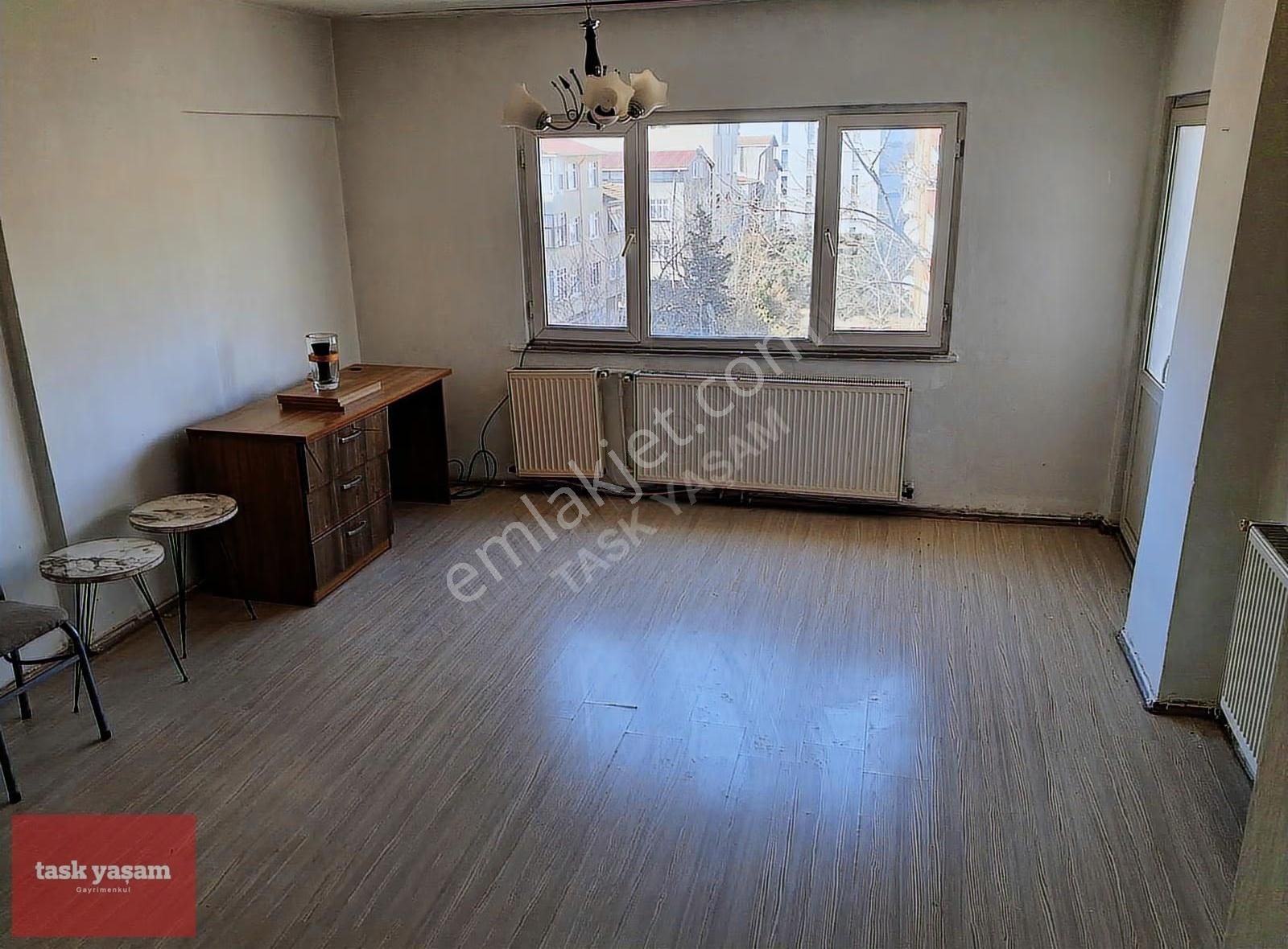 Tuzla İstasyon Mahallesi Marmaray Durağı Karşısı - Görsel 4