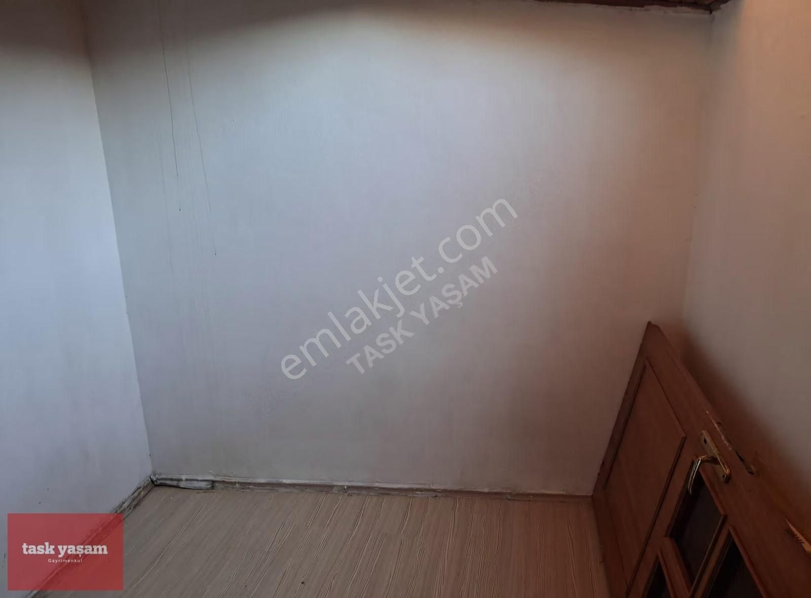 Tuzla İstasyon Mahallesi Marmaray Durağı Karşısı - Görsel 16