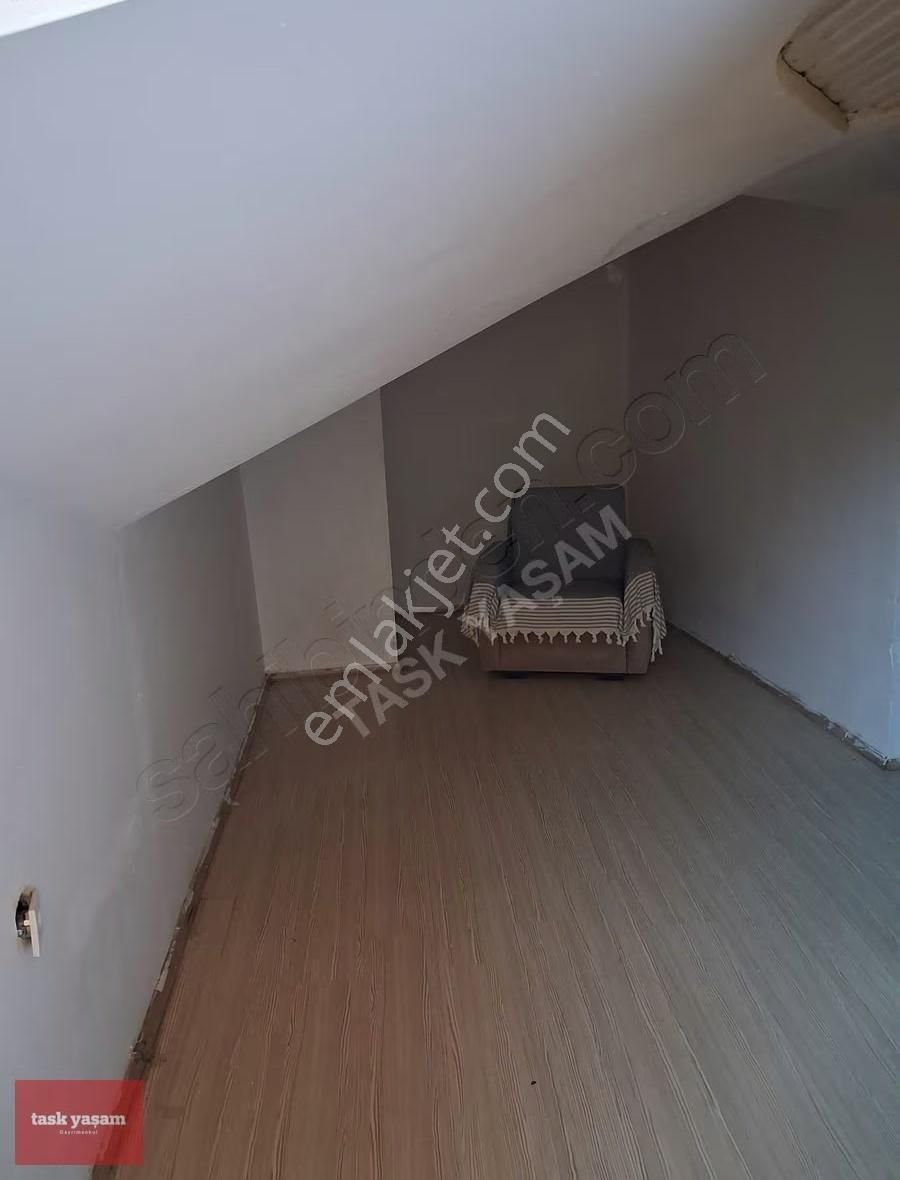 Tuzla İstasyon Mahallesi Marmaray Durağı Karşısı - Görsel 15