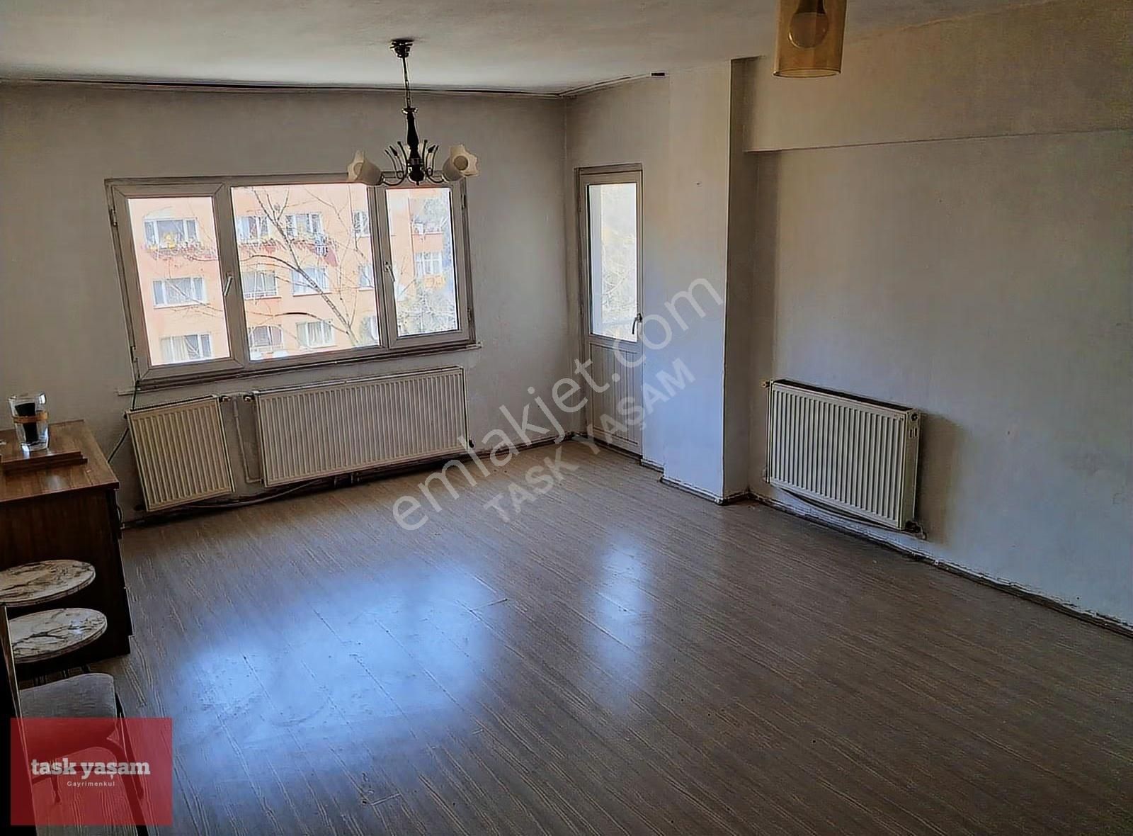 Tuzla İstasyon Mahallesi Marmaray Durağı Karşısı - Görsel 17