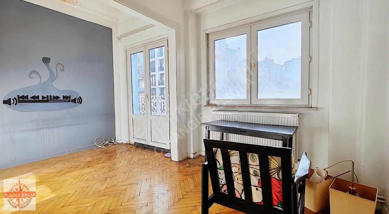 Cihangir Caddesinde, Önü Açık 2. Kat 1+1 - Görsel 6