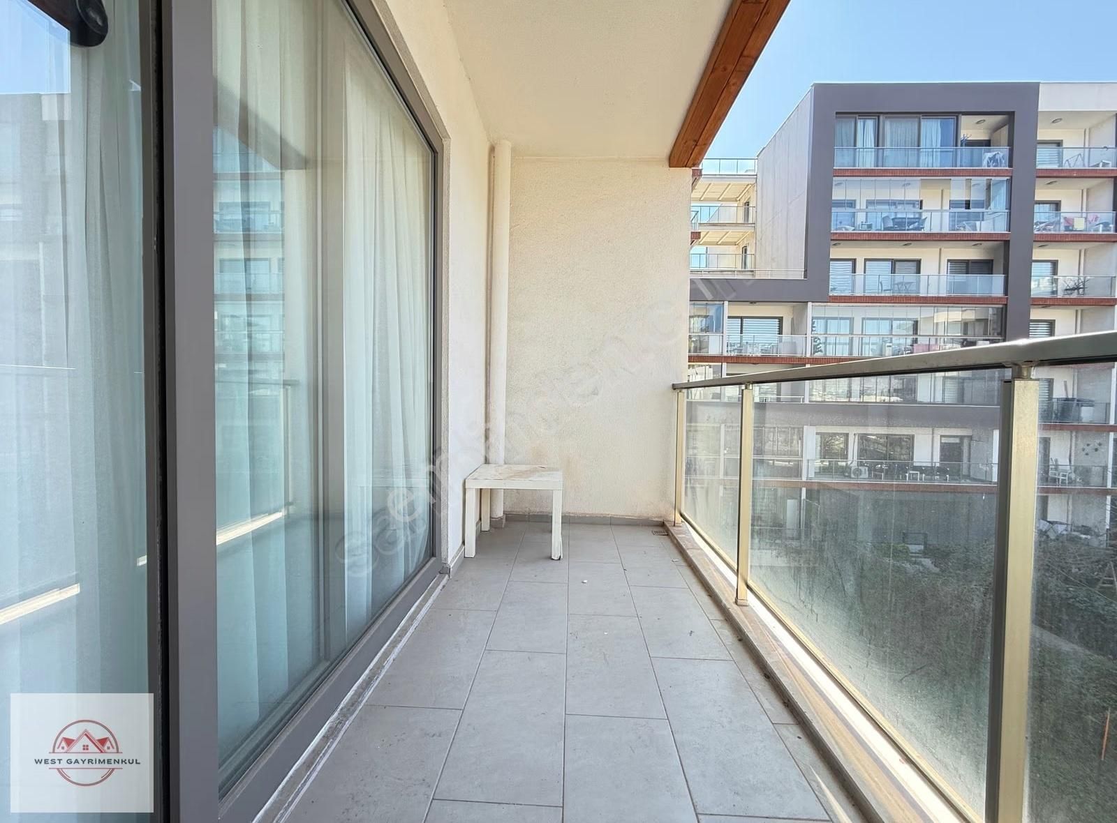 Kazımdirik'te Havuzlu Sitede Kiralık Full Eşyalı 1+0 Daire - Görsel 10