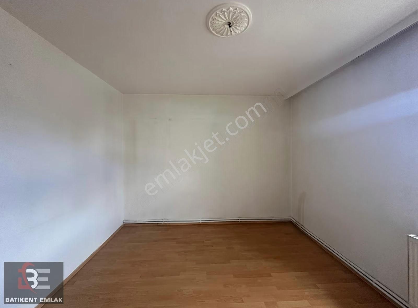 Batıkent Emlak'tan Çakırlar Mah Mesut Evler Sitesi 3+1 Ara Kat - Görsel 13