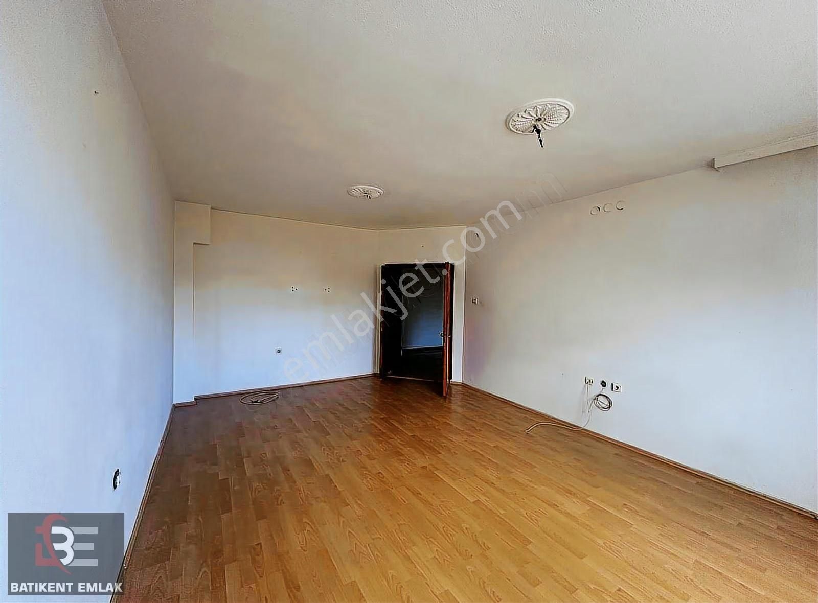 Batıkent Emlak'tan Çakırlar Mah Mesut Evler Sitesi 3+1 Ara Kat - Görsel 14