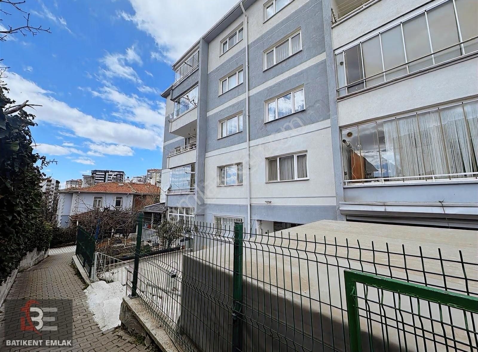 Batıkent Emlak'tan Çakırlar Mah Mesut Evler Sitesi 3+1 Ara Kat - Görsel 3