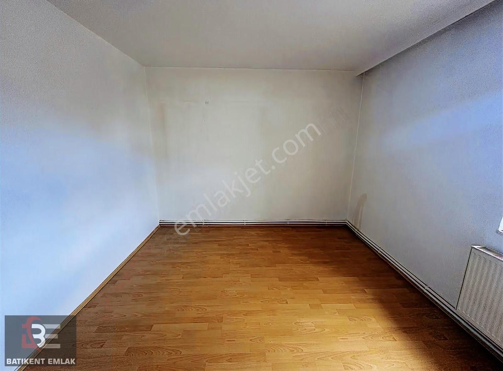 Batıkent Emlak'tan Çakırlar Mah Mesut Evler Sitesi 3+1 Ara Kat - Görsel 12