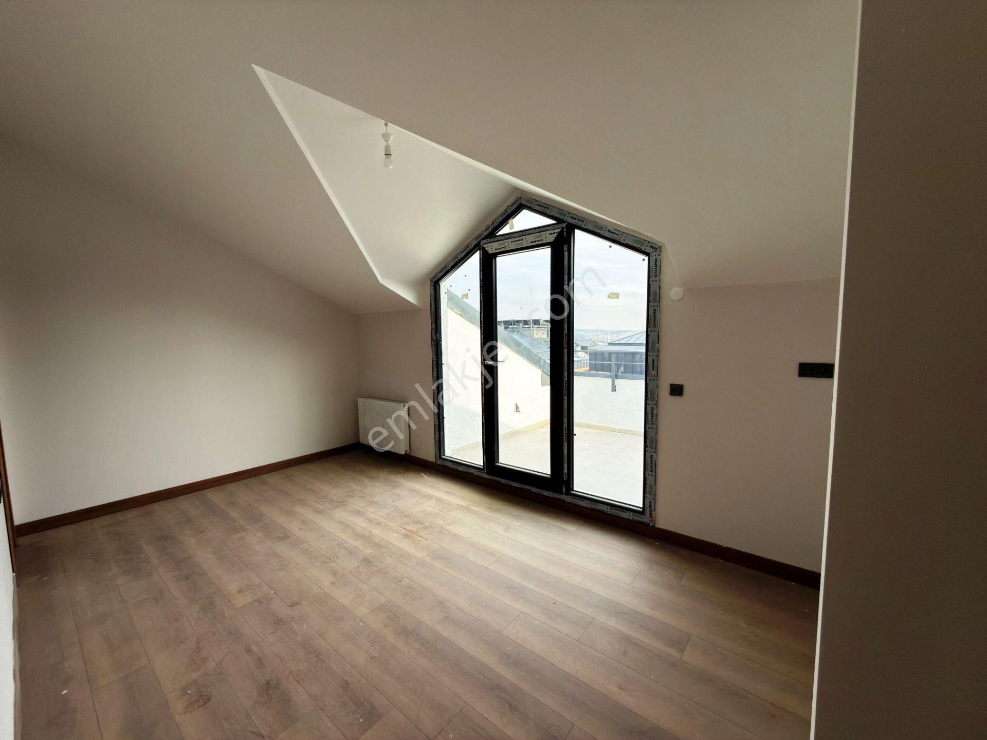 Toki Özevim Kandilli'de Sıfır 129m2 Teraslı Dubleks Kiralık 3+1 - Görsel 12