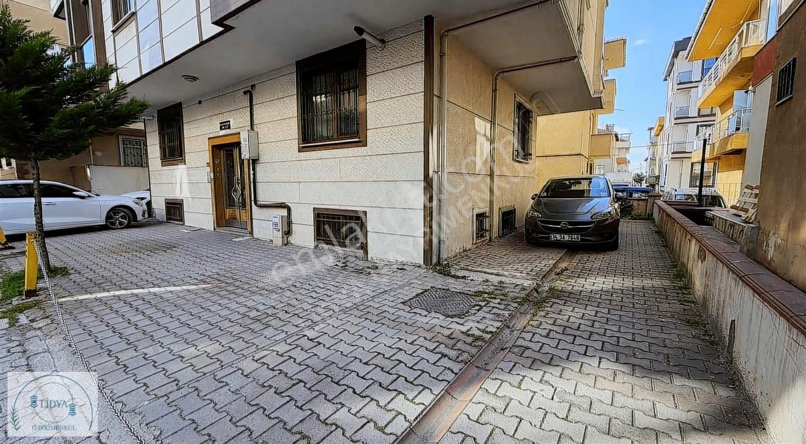 Kayışdağı Mh. Metroya10 Dk Yüksek Giriş 2+1 Dublex Otoparklı - Görsel 23