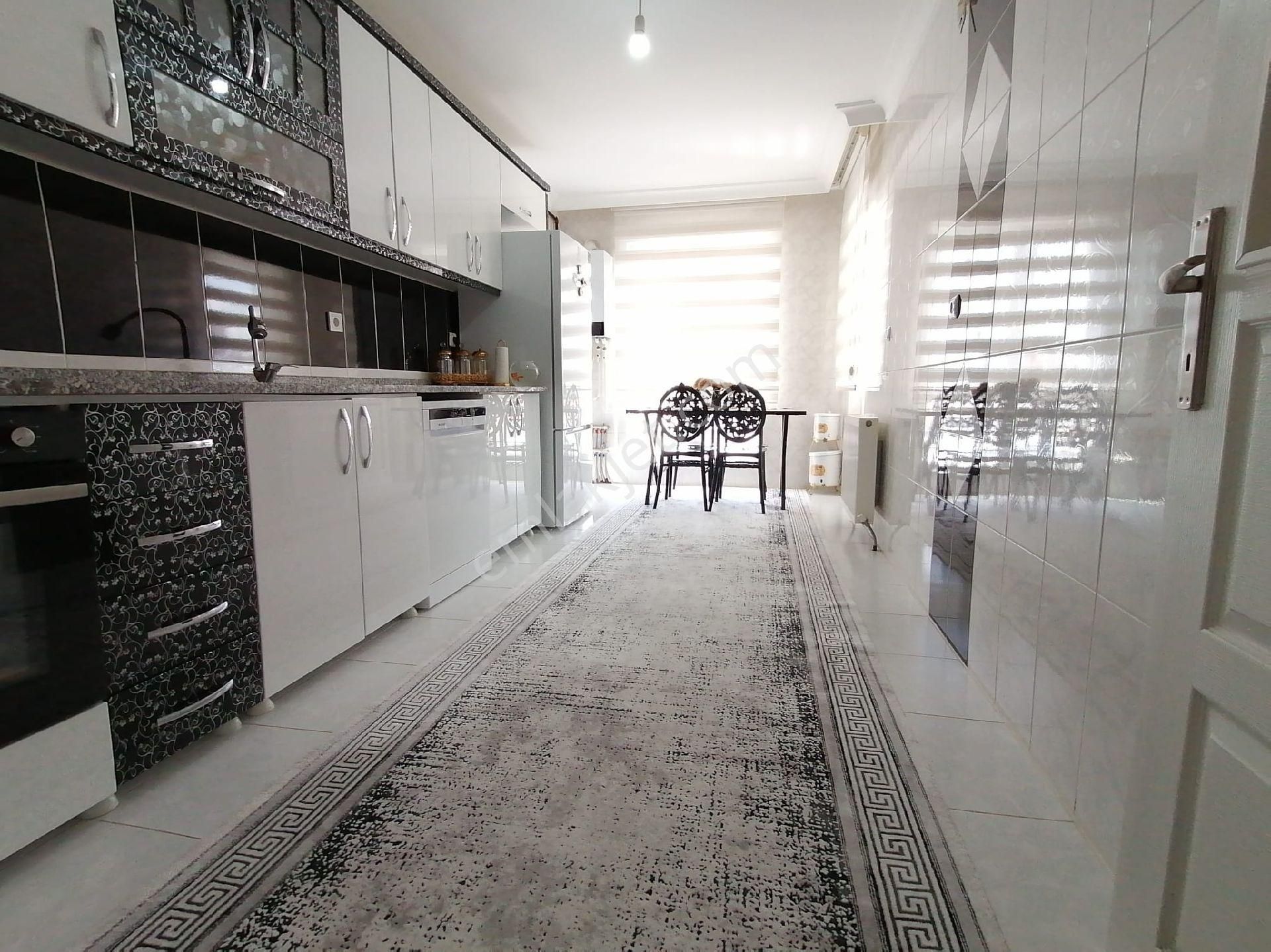 Karapürçekte Satılık 3+1 Uçaklı Park Yakını Ara Kat Asansörlü Daire - Görsel 4