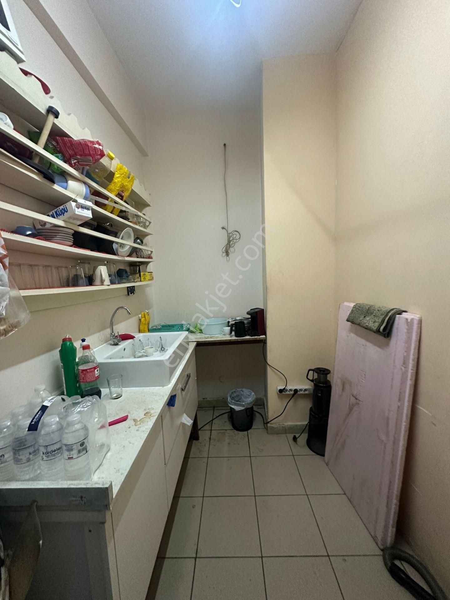 Mertcan Dan Yakacık Meydana Yürüme 200m Fırsat Kiralık Dükkan - Görsel 6