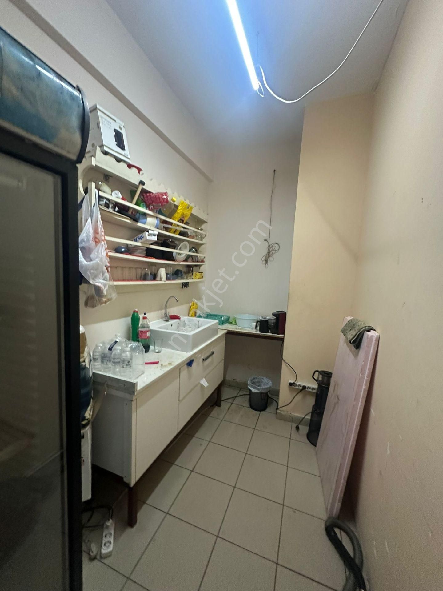 Mertcan Dan Yakacık Meydana Yürüme 200m Fırsat Kiralık Dükkan - Görsel 5