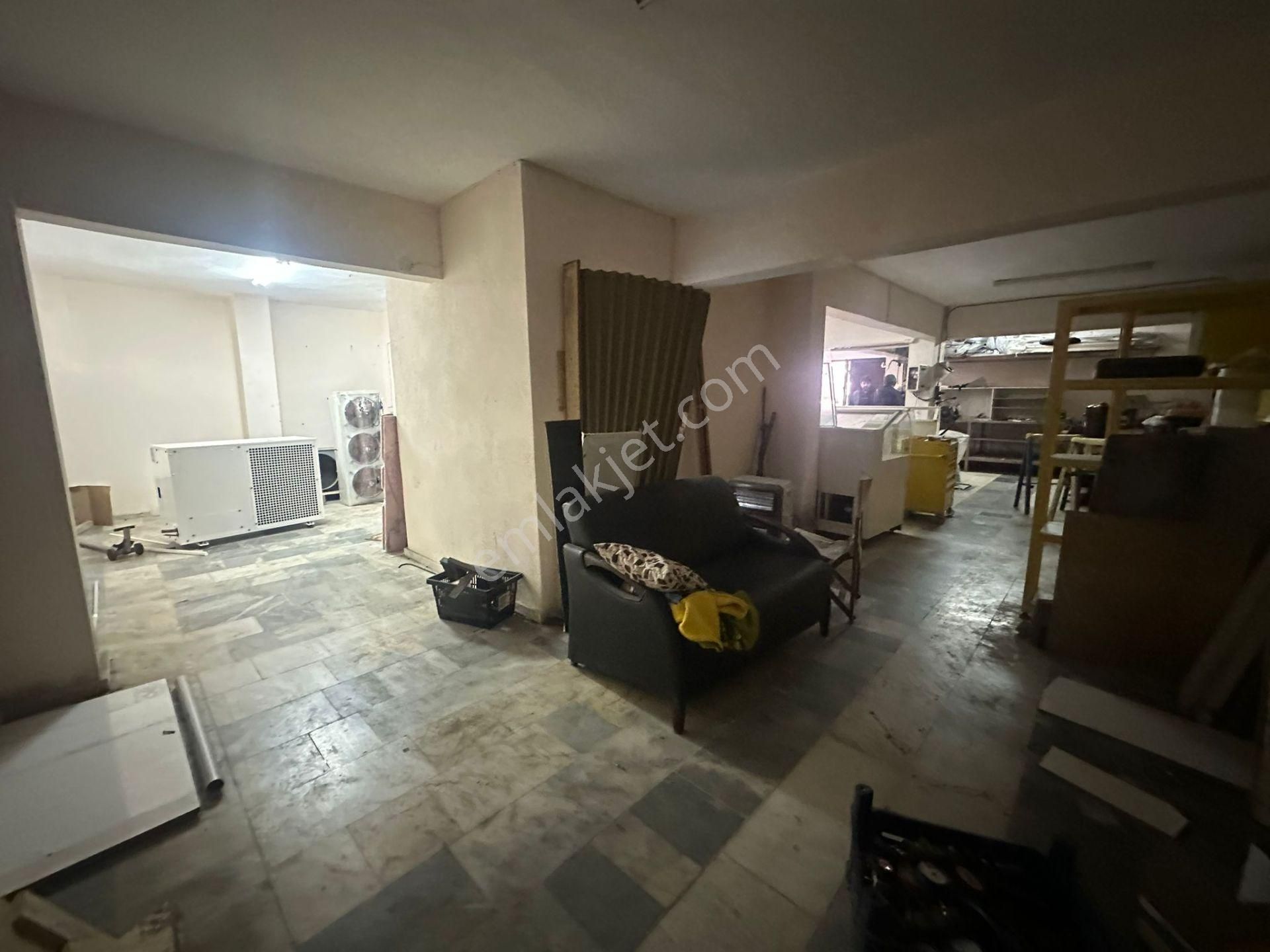 Mertcan Dan Yakacık Meydana Yürüme 200m Fırsat Kiralık Dükkan - Görsel 2