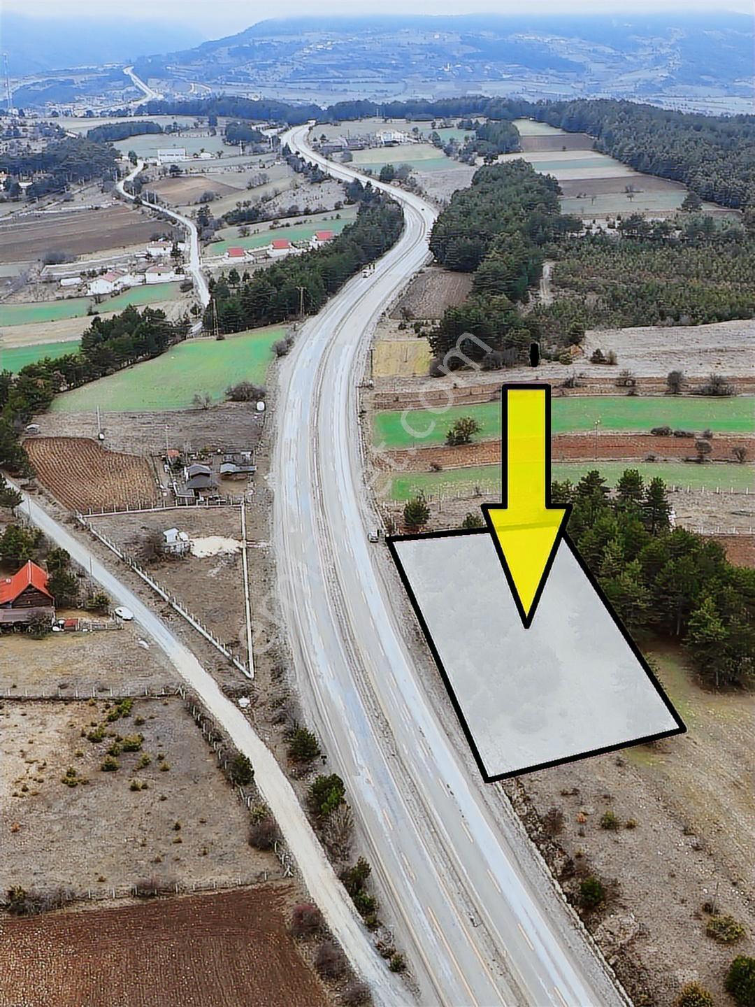 Garanti Emlak'tan, Ankara Yoluna Cepheli, 900 M2 İmarlı Arsa