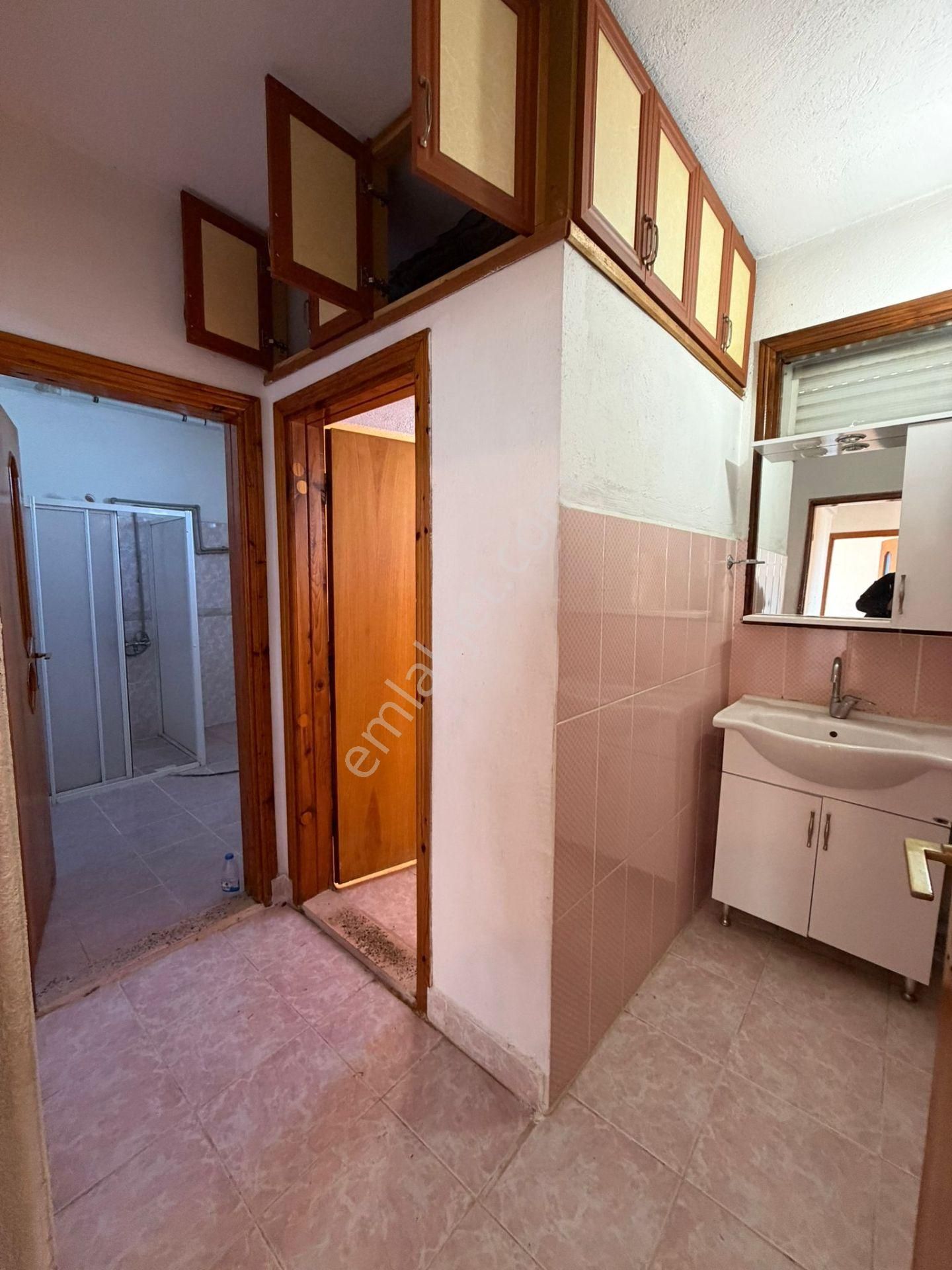 Yeni Mahallede Caddeye Ve Pazara Yakın Kiralık 2+1 Daire - Görsel 8