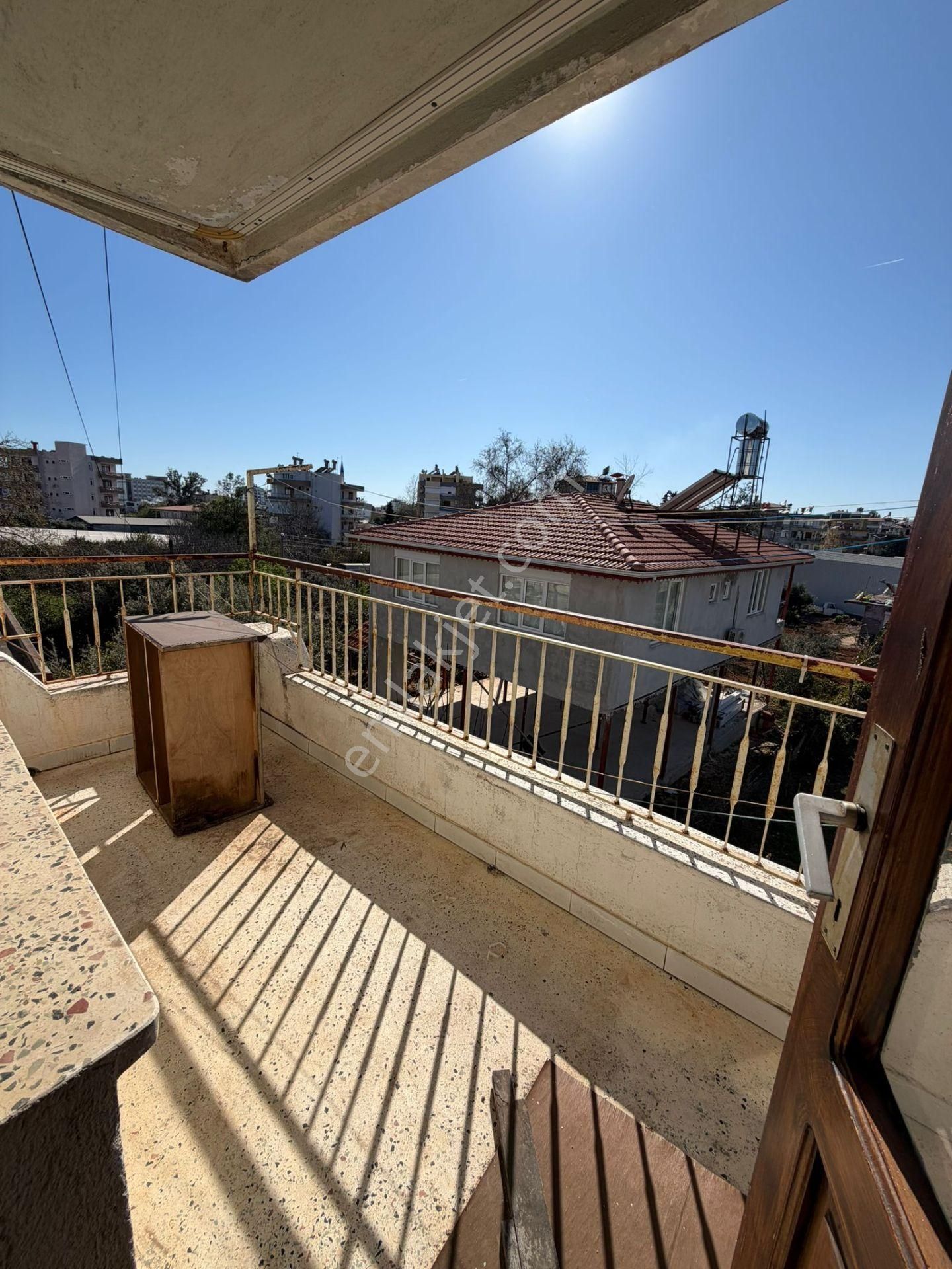 Yeni Mahallede Caddeye Ve Pazara Yakın Kiralık 2+1 Daire - Görsel 3