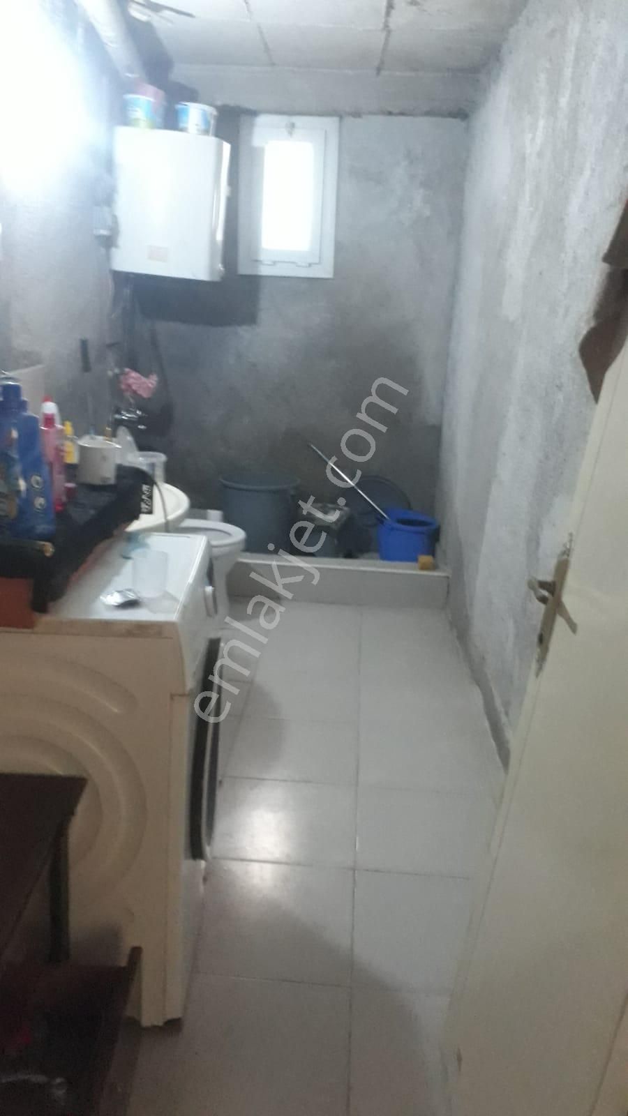 Karabağlar Limontepe Ana Cadde Yakını 1+1 80 M2 Emekli Bekara Uyğun Kiralık Ev - Görsel 5