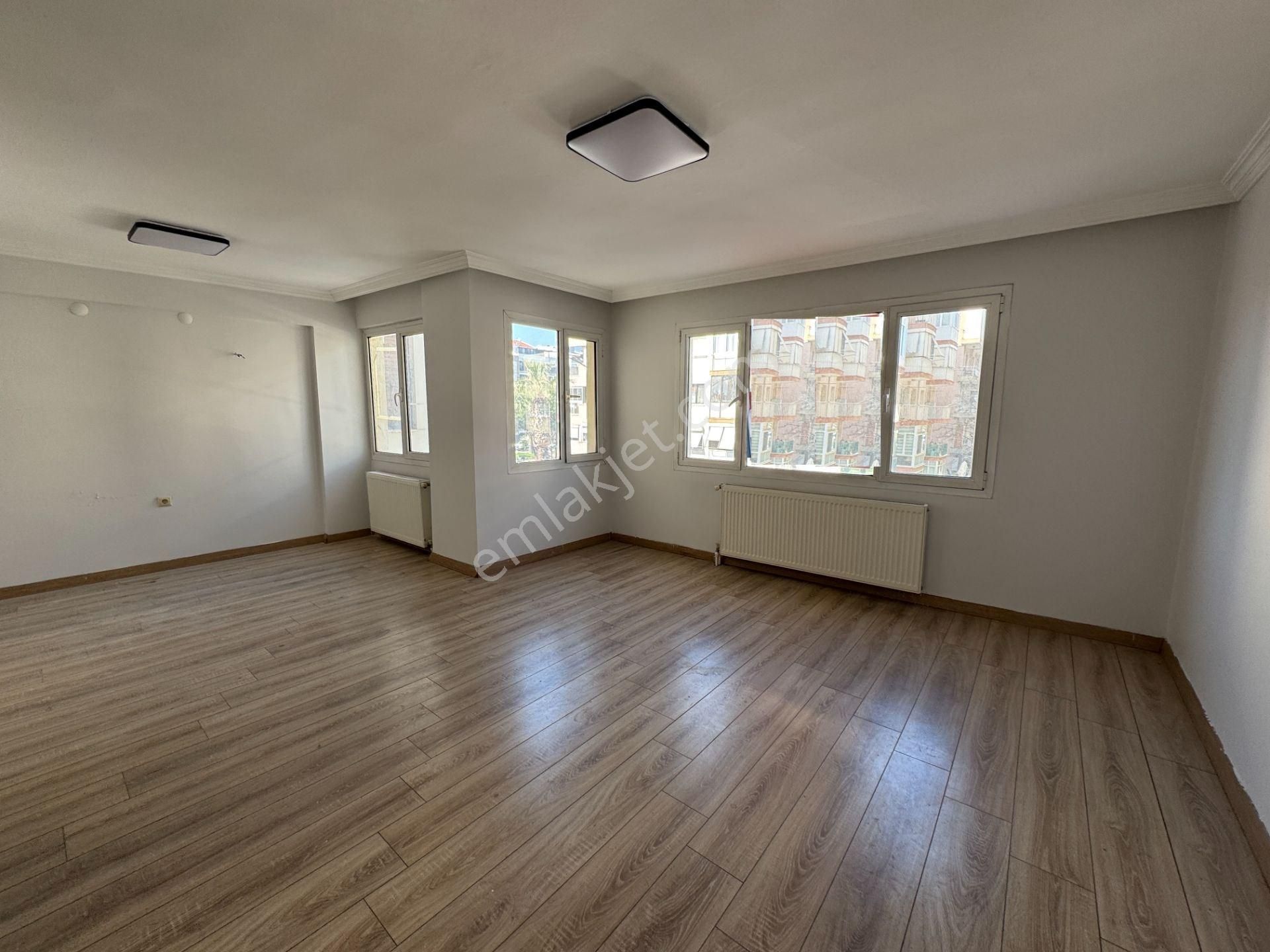 Bostanlı Ev / İşyeri Kullanıma Uygun Satılık 2+1 Tadilatlı Daire - Görsel 2