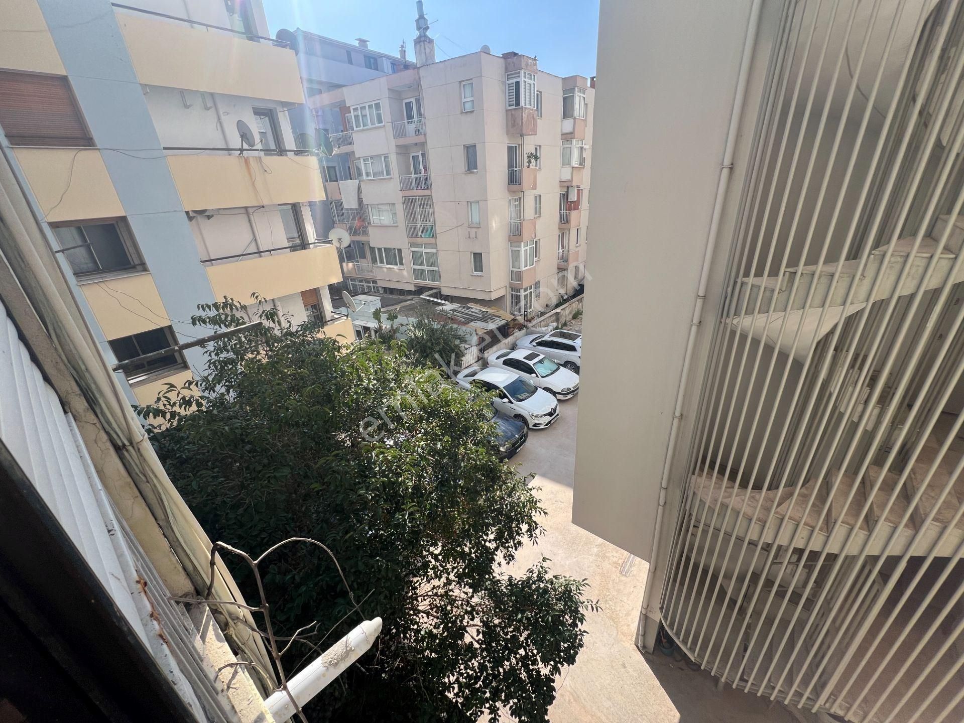 Bostanlı Ev / İşyeri Kullanıma Uygun Satılık 2+1 Tadilatlı Daire - Görsel 18