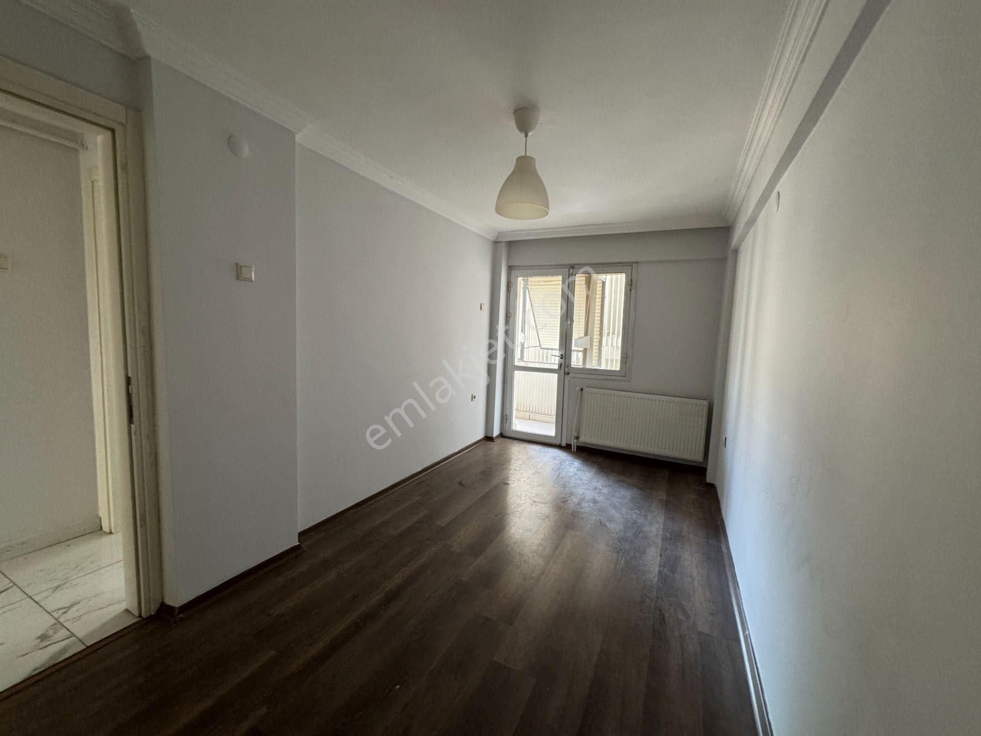 Bostanlı Ev / İşyeri Kullanıma Uygun Satılık 2+1 Tadilatlı Daire - Görsel 8