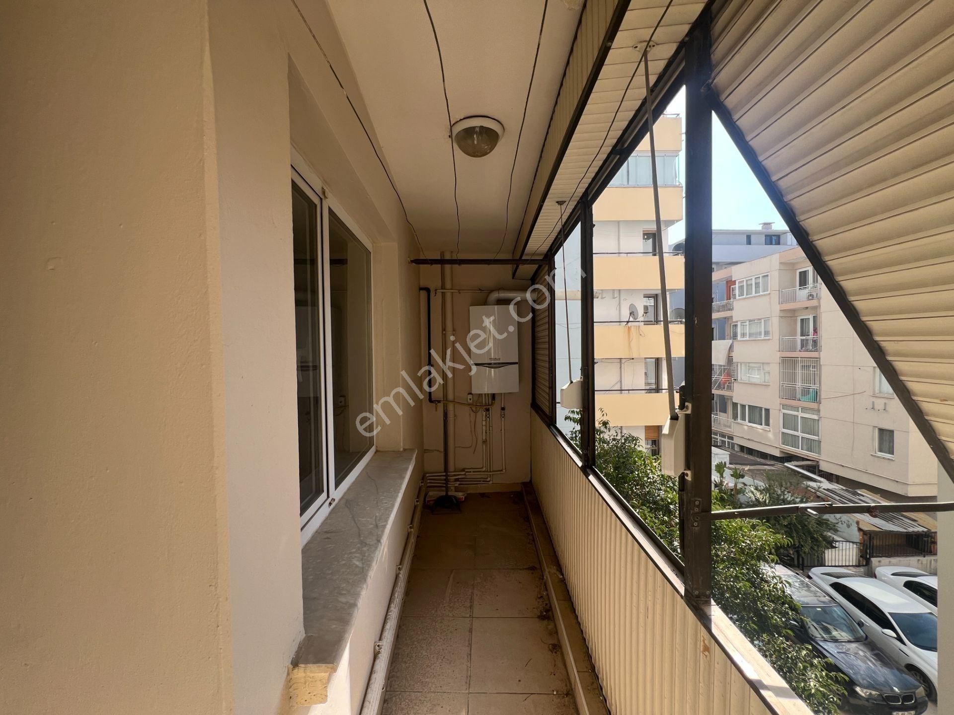 Bostanlı Ev / İşyeri Kullanıma Uygun Satılık 2+1 Tadilatlı Daire - Görsel 17