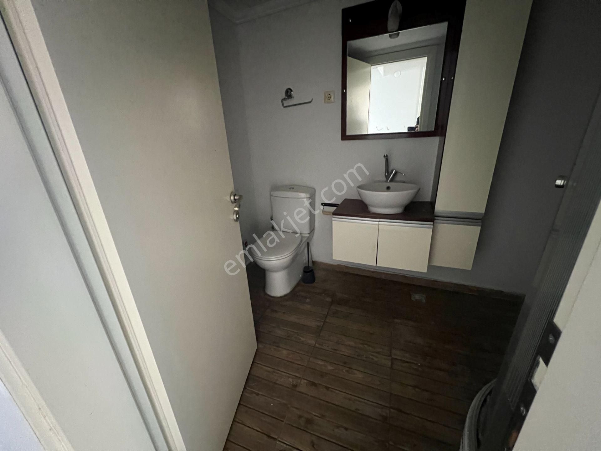 Bostanlı Ev / İşyeri Kullanıma Uygun Satılık 2+1 Tadilatlı Daire - Görsel 16