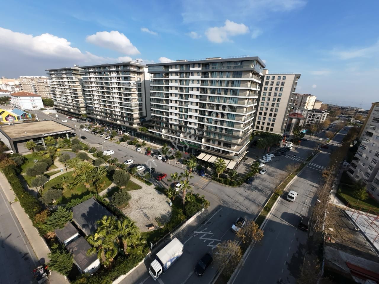 Beylikdüzünün Prestijli Sitesi Azur Marmarada Kiralık Dükkan - Görsel 4