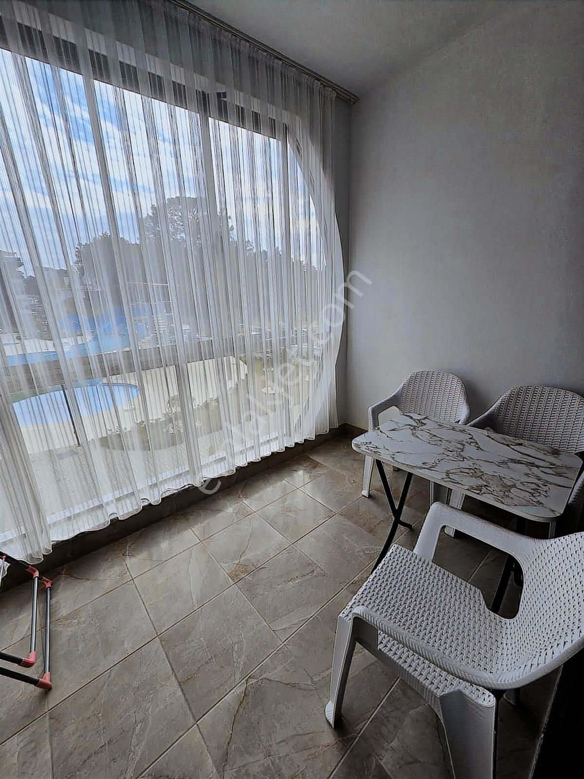 Avsallarda Denize Yürüme Mesafesinde 1+1 Lüks Daire Satılık - Görsel 18