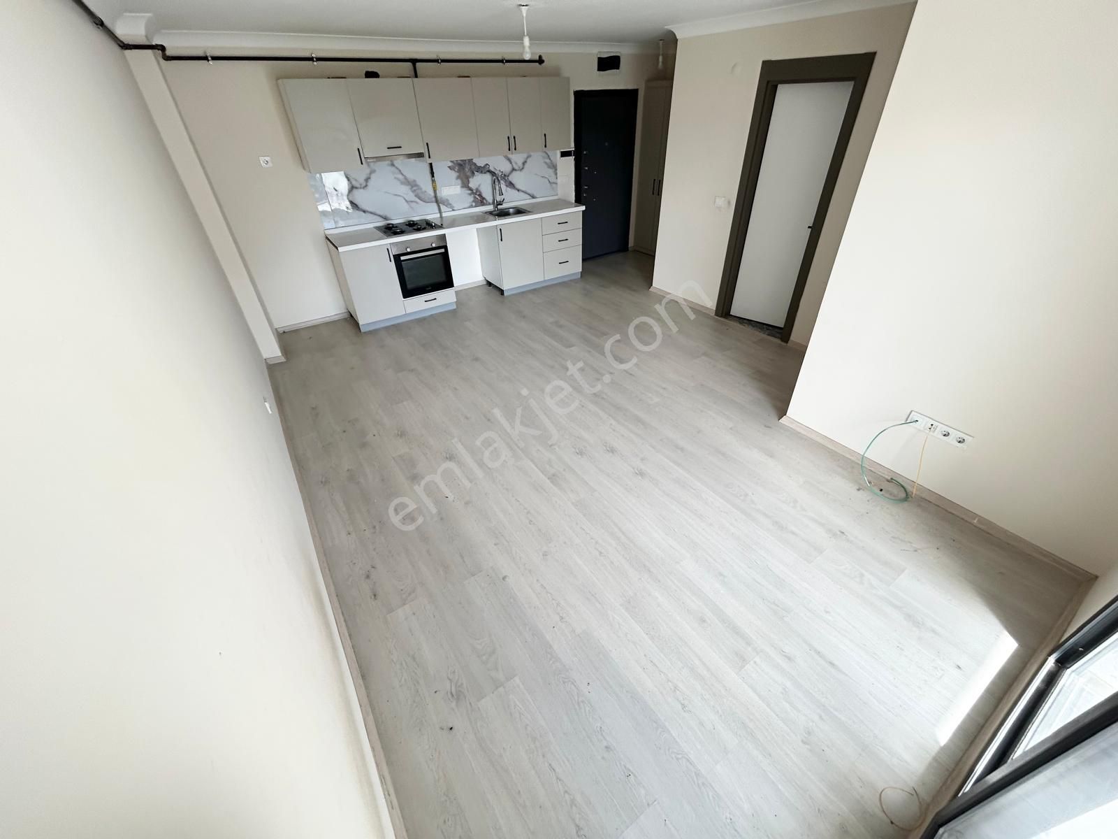 *kadıköyün En Nezih Bölgesinde Doğalgazlı Ara Kat Ön Cephe 1+1 Satılık Daire * - Görsel 6