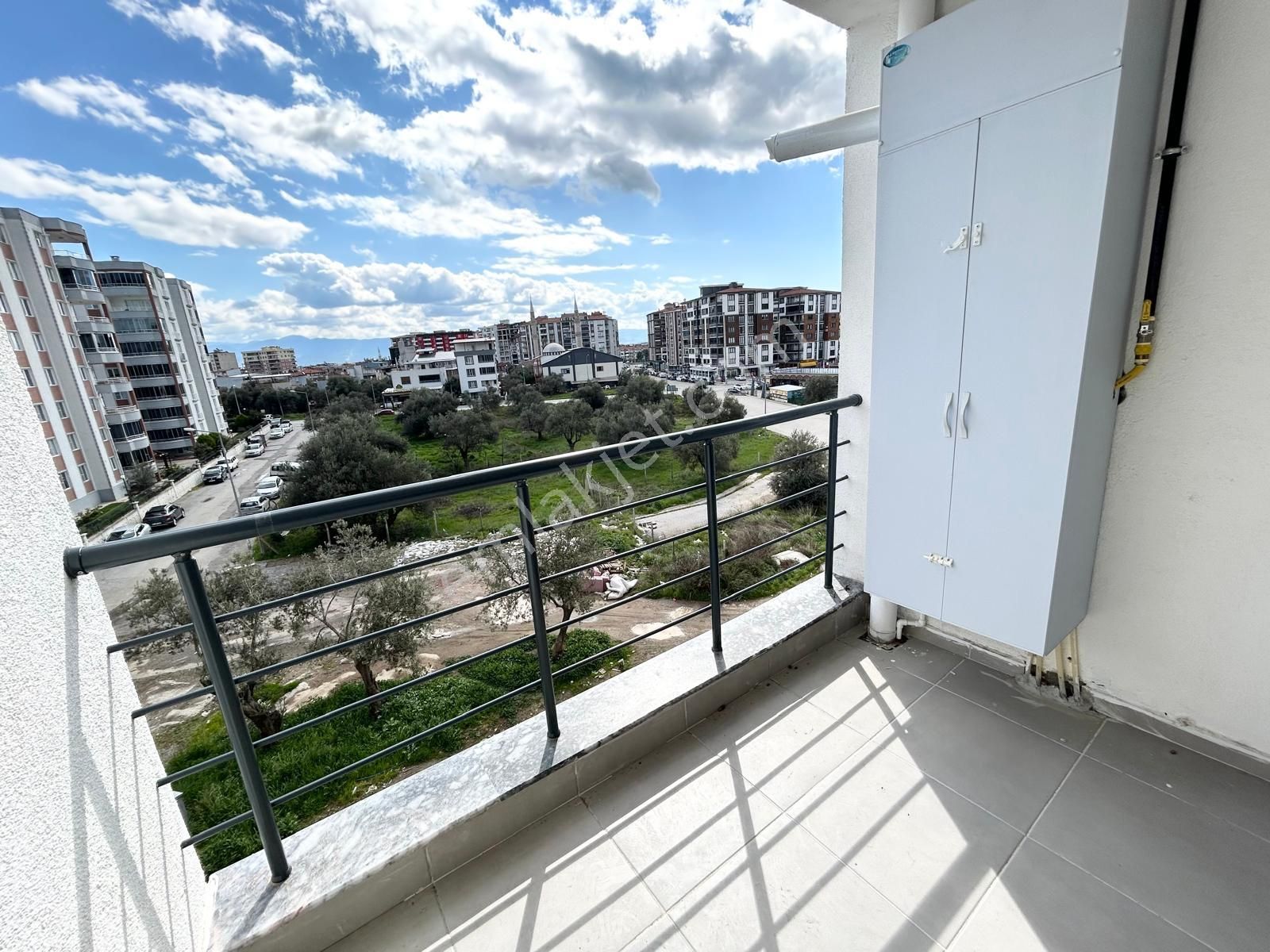 *kadıköyün En Nezih Bölgesinde Doğalgazlı Ara Kat Ön Cephe 1+1 Satılık Daire * - Görsel 22