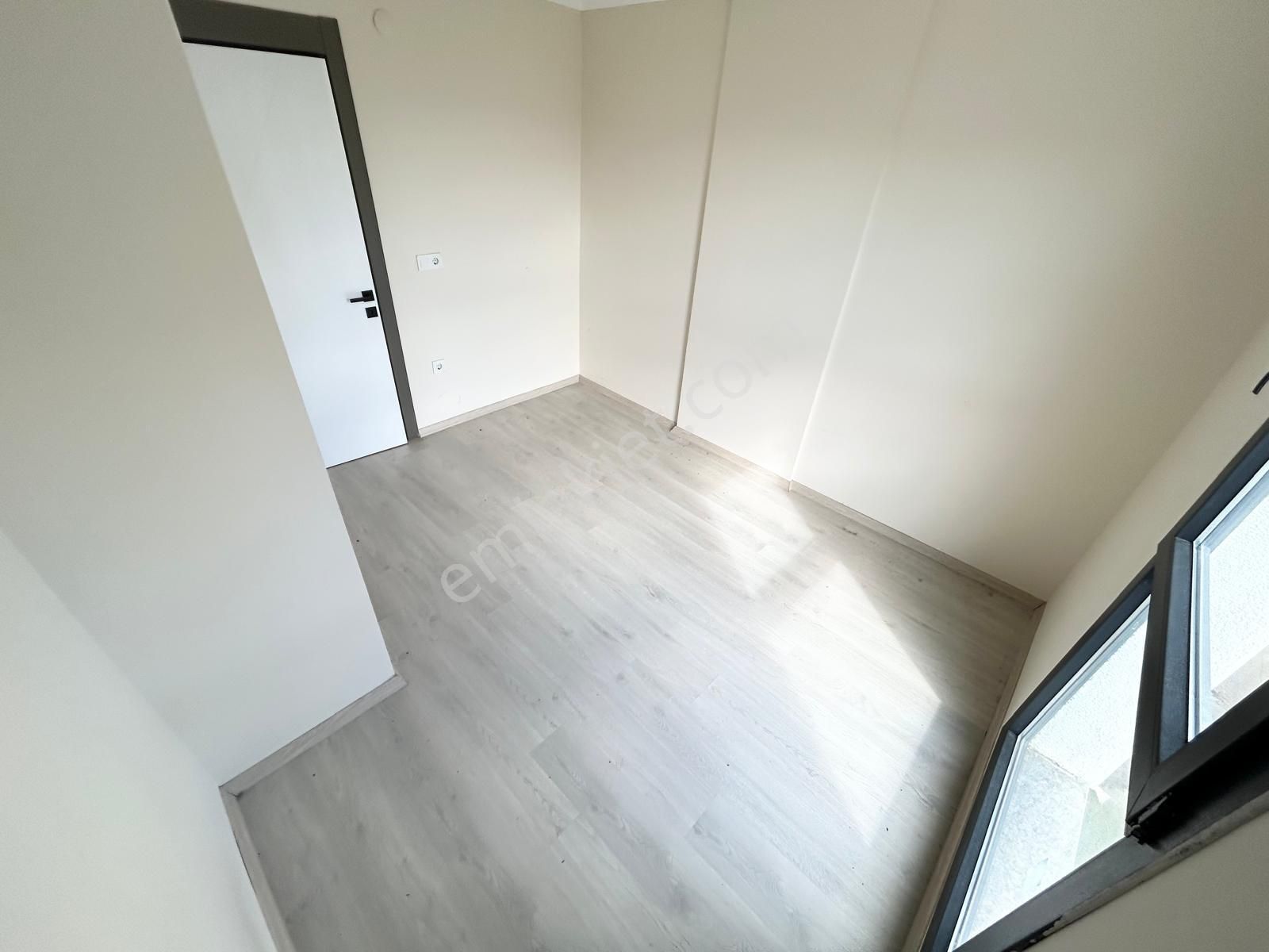 *kadıköyün En Nezih Bölgesinde Doğalgazlı Ara Kat Ön Cephe 1+1 Satılık Daire * - Görsel 8