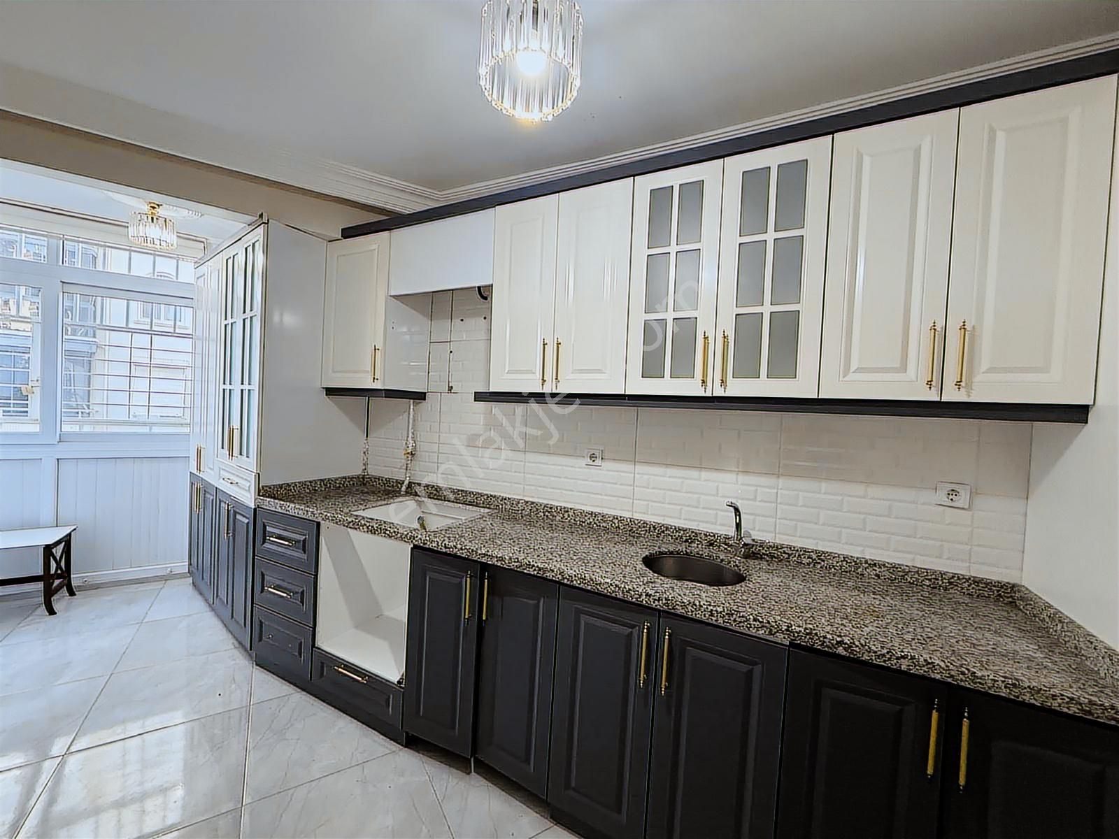 Yenişehir Limonlukta Bağımsız Mutfak Doğalgazlı Satılık 3+1