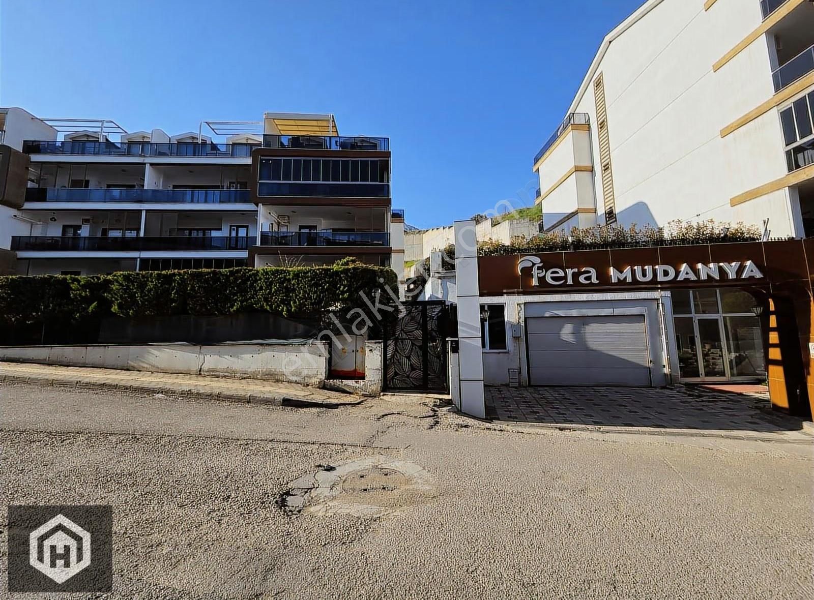 Mudanya Halitpaşa Mh Satılık 3+1 260mt2 Site İçi Bahçe Dubleksi