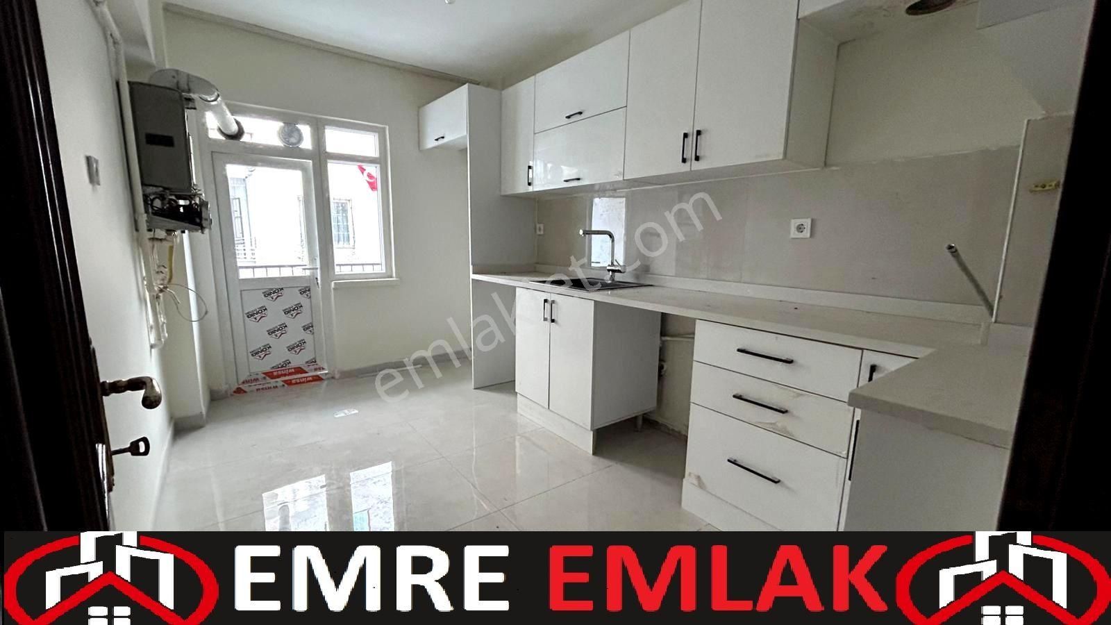 Emre Emlak'tan Selçuklu'da Ahimesut Bulvarı Yanı Full Yapılı 3+1 Kiralık Daire