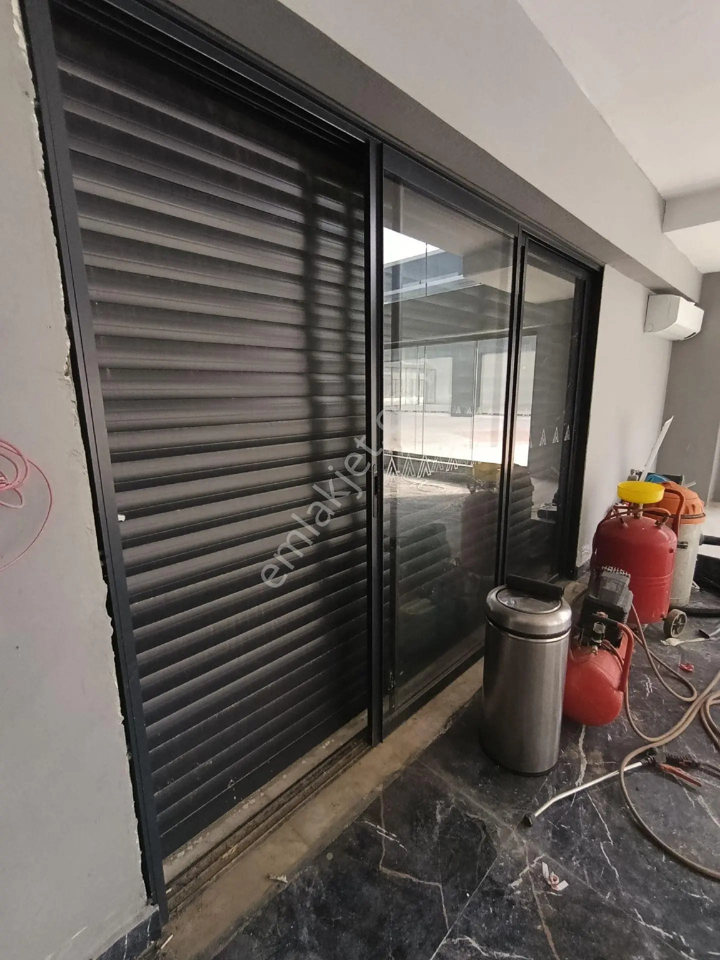 Tire Oto Plaza'da Köşe Konumda Kiralık İşyeri - Görsel 5