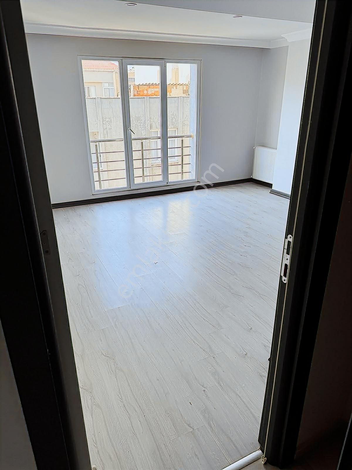 Esenyurt Pınar Mah Merkezi Konumda 2+1 90m2 Satılık Daire