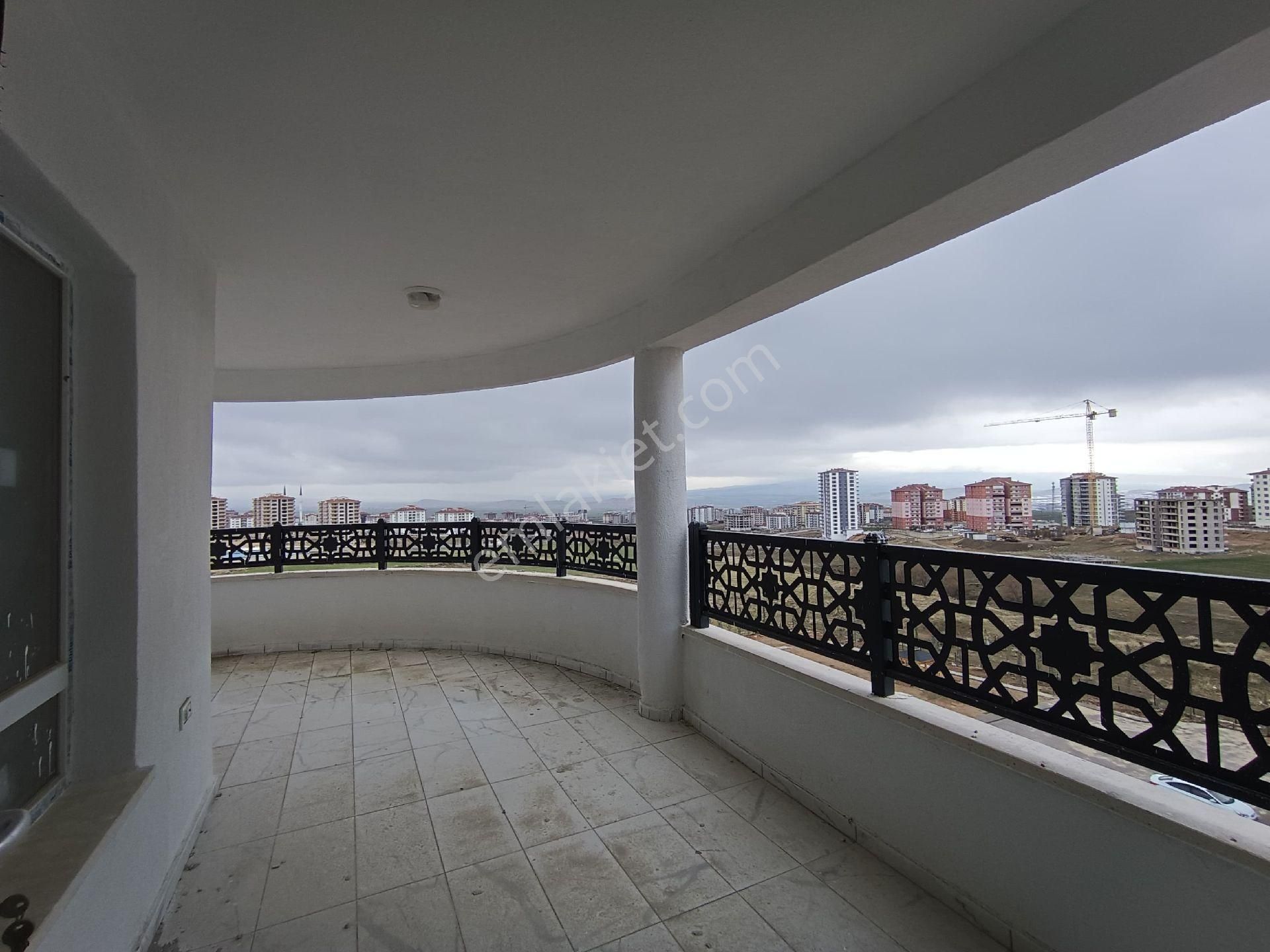 111'den Geniş Ve Kullanışlı Konumu Güzel Lüks 3+1 Daire - Görsel 17