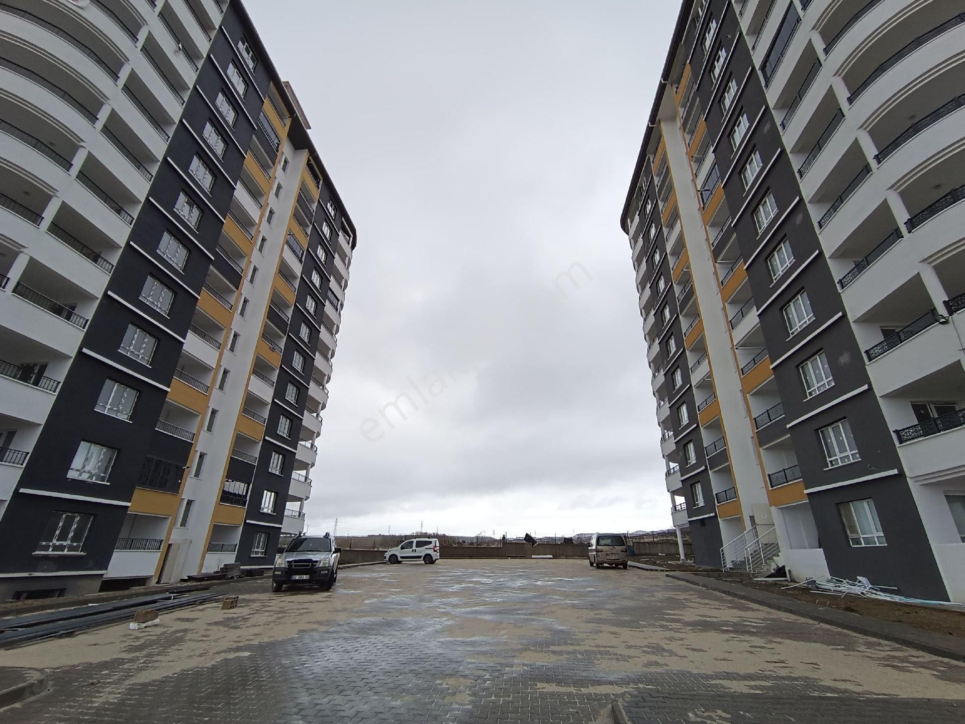 111'den Geniş Ve Kullanışlı Konumu Güzel Lüks 3+1 Daire - Görsel 4