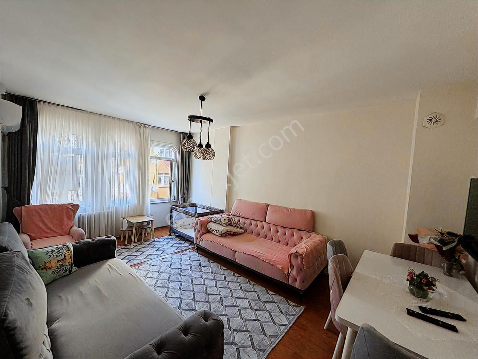 Bahçelievler Camlıkahve Merkez De İski Yakını 3.kat 2+1