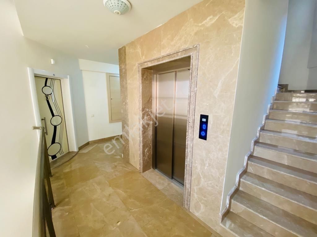 Güzeloba'da Site İçerisinde Eşyalı Kiralık 2+1 Daire - Görsel 9