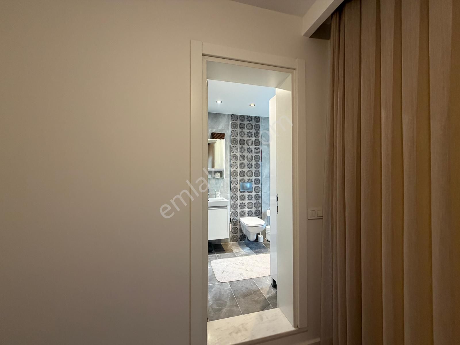 Küçükçekmece Atakent İstanbul Sarayları Sitesinde 4+1 Lüks Daire - Görsel 20