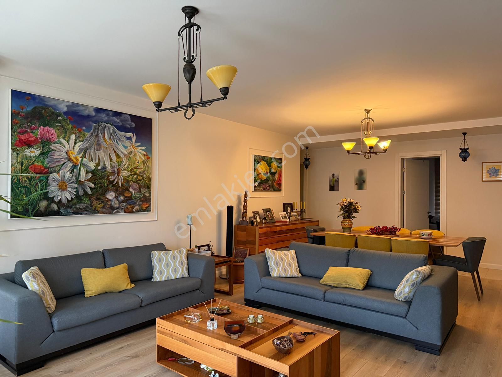 Küçükçekmece Atakent İstanbul Sarayları Sitesinde 4+1 Lüks Daire