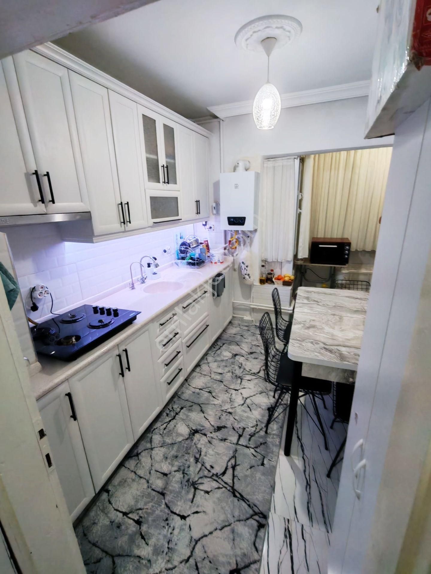 Es-as'tan Plevne Mahallesinde 3+1 Yapılı Katta Fırsat Daire