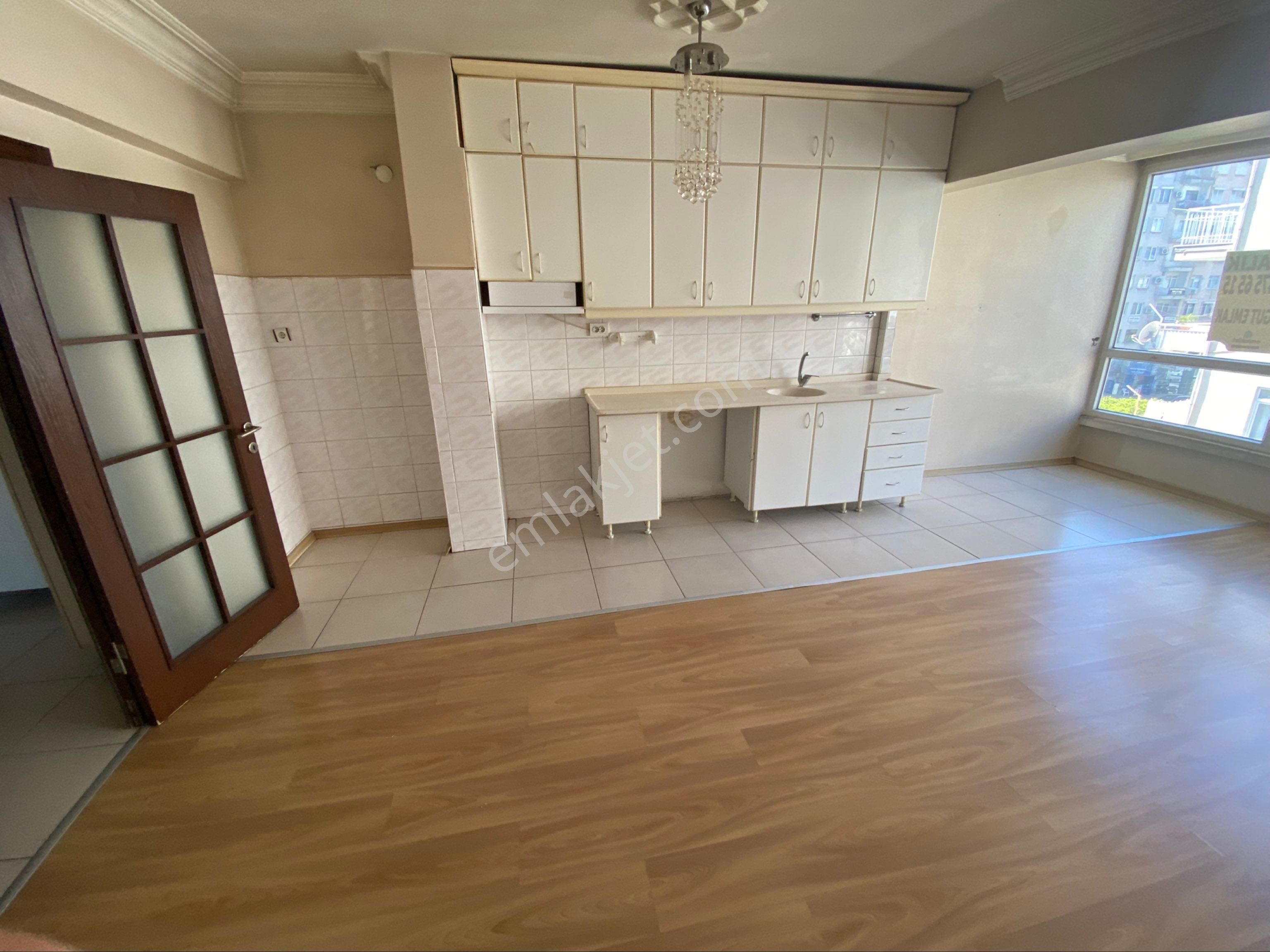 Altındağ Mah.100.yıl Bulvarında Asansörlü 180 M2 3+1 Daire 30000tl..ye Kiralık. - Görsel 16