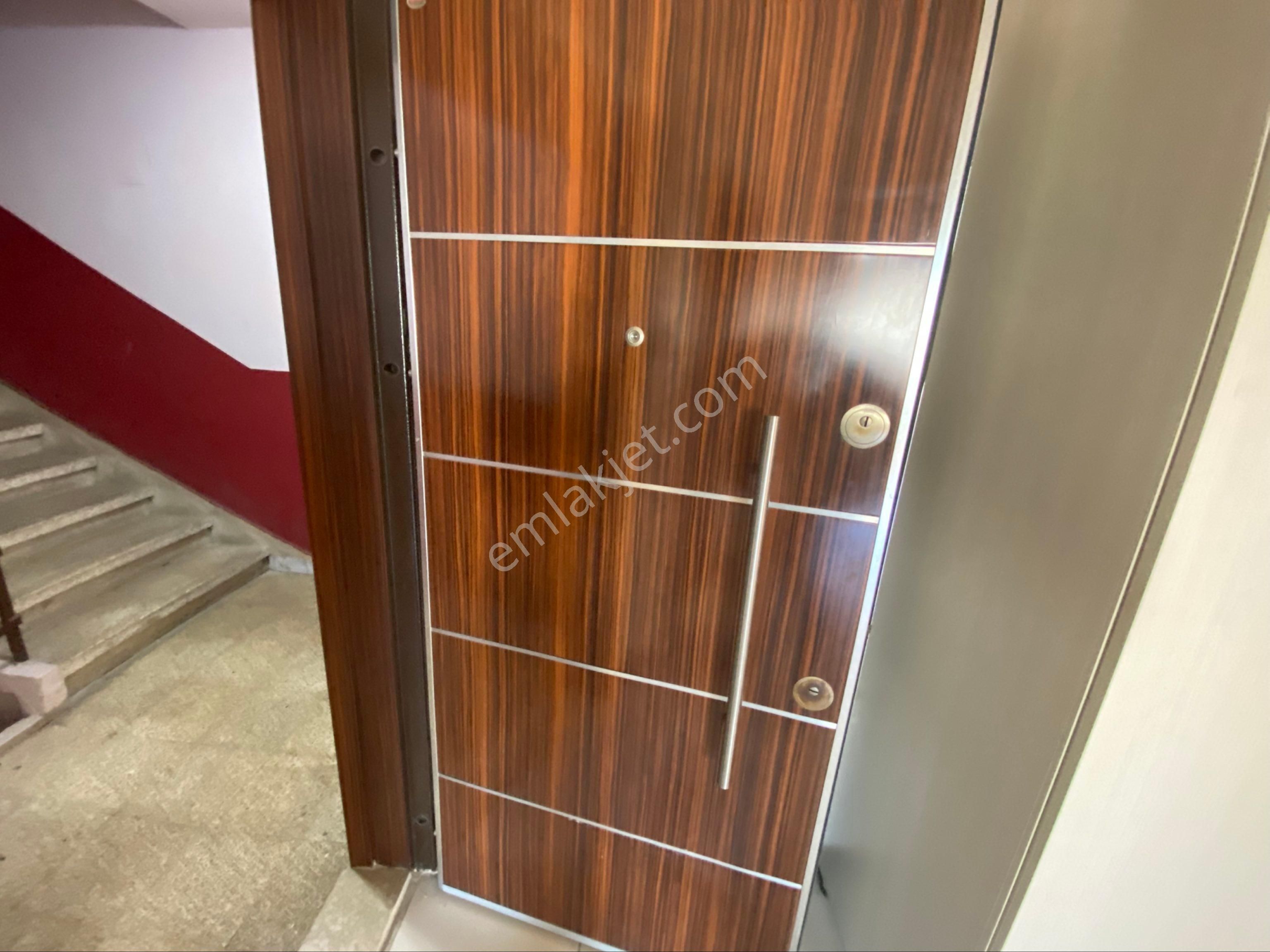 Altındağ Mah.100.yıl Bulvarında Asansörlü 180 M2 3+1 Daire 30000tl..ye Kiralık. - Görsel 3