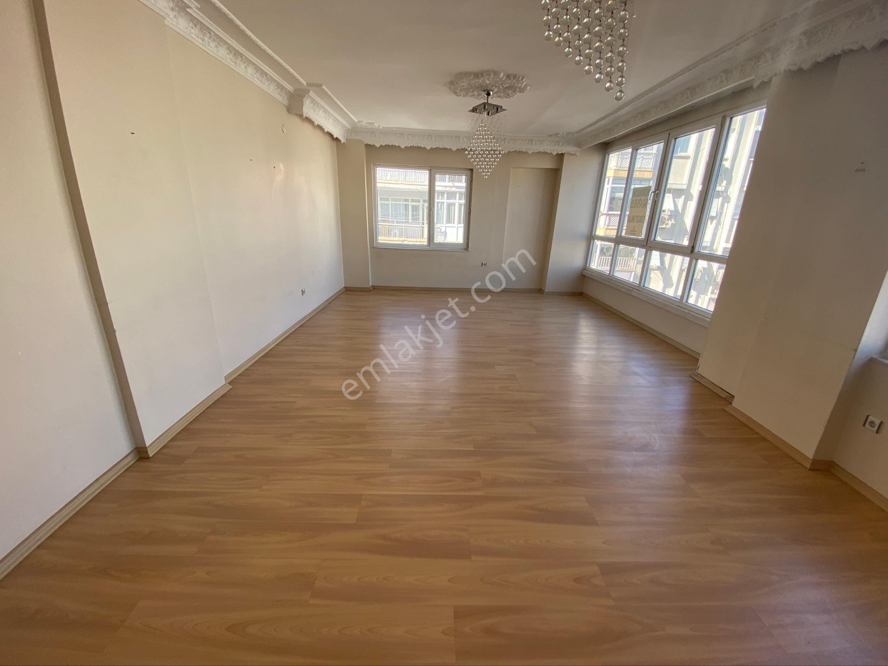 Altındağ Mah.100.yıl Bulvarında Asansörlü 180 M2 3+1 Daire 30000tl..ye Kiralık. - Görsel 13