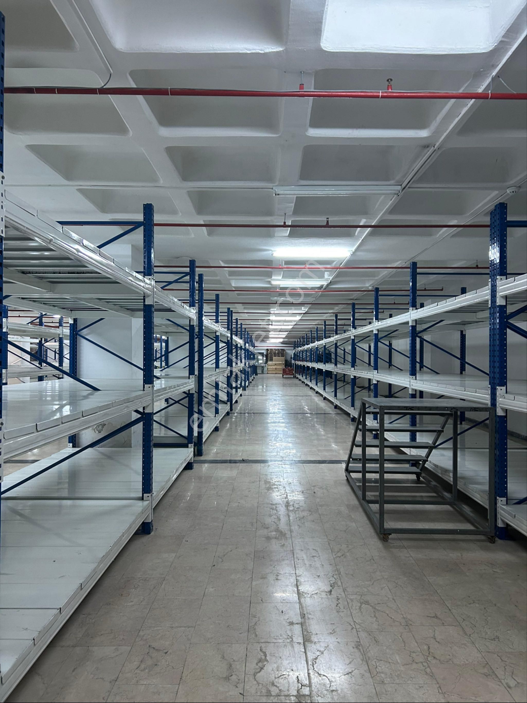 Mahmutbeyde Kiralık Düz Girişli 2000m2 Depo - Görsel 9