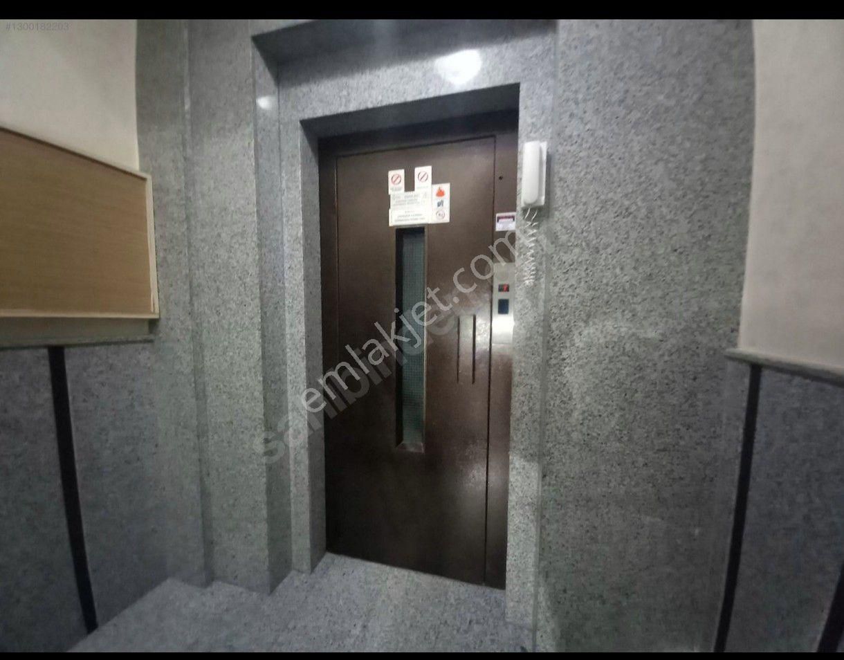 Radar Mevkiinde 2+1 1.kat Daire