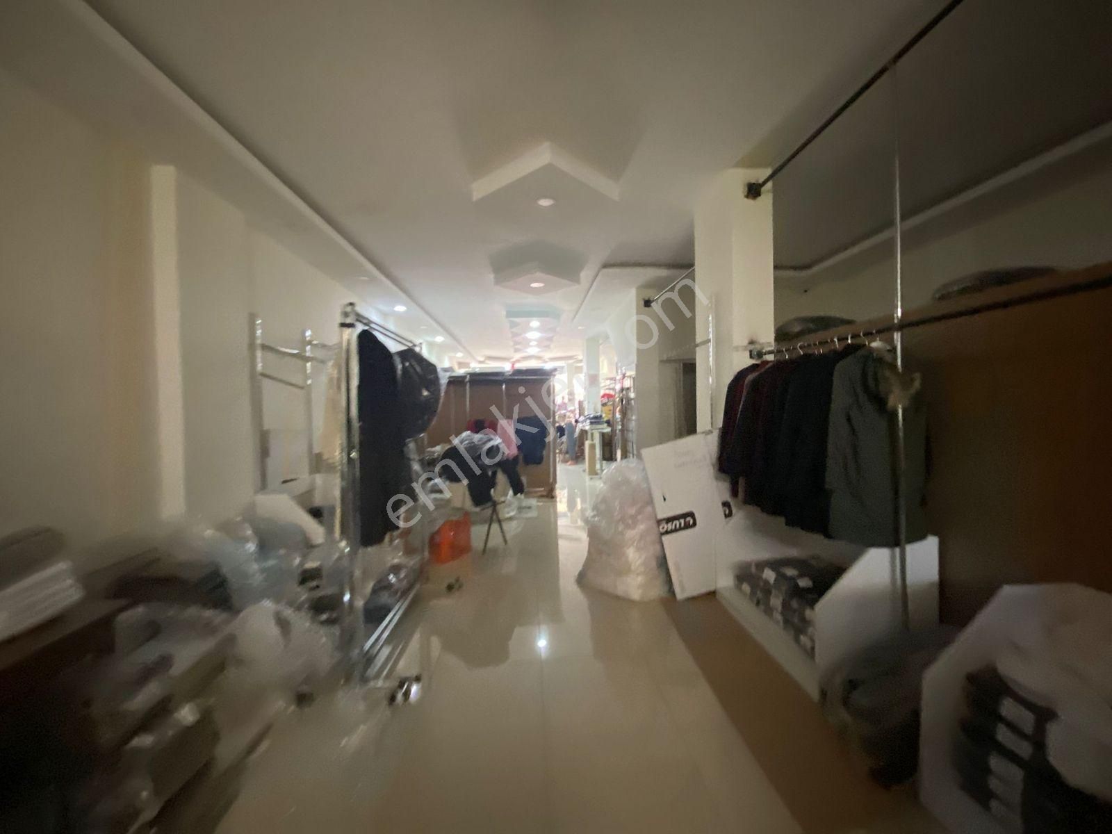 Kurumsal Firmalara Geniş Açık Kapalı Alanlı Mutfaklı Wcli Dükkan